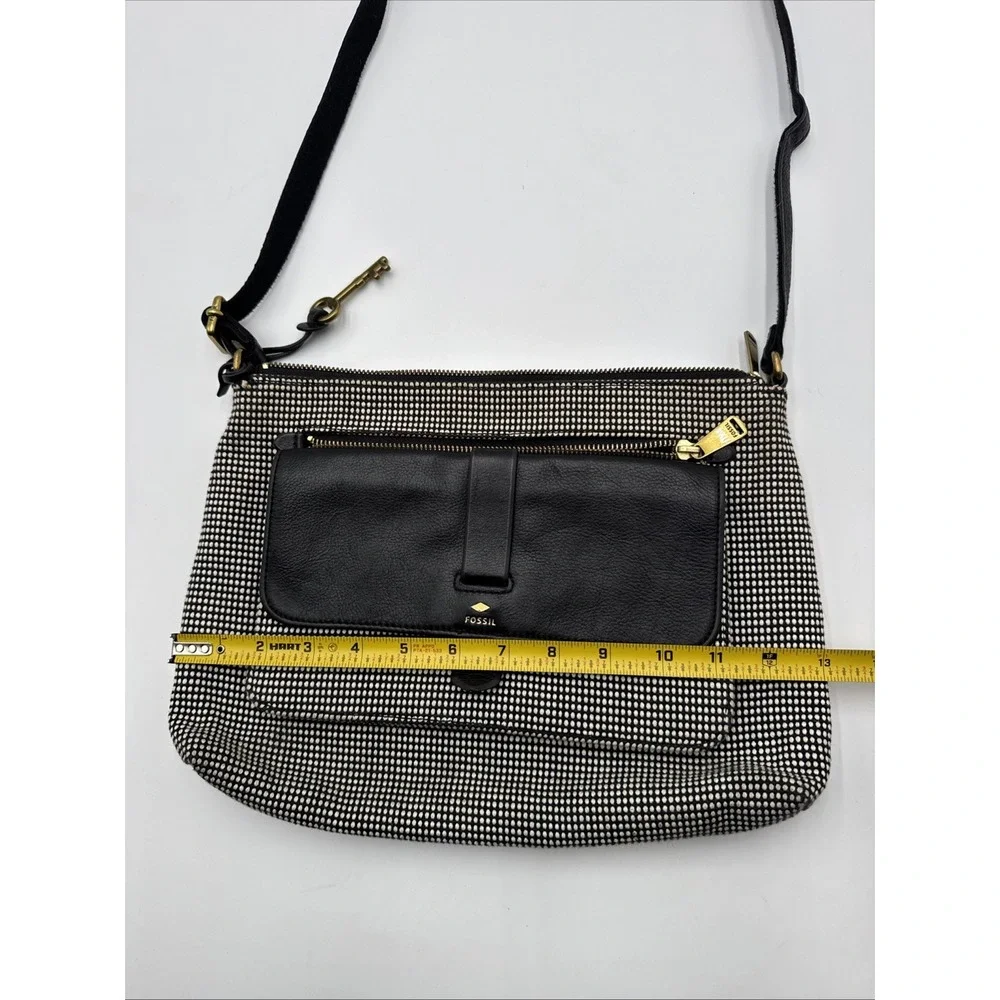 Fossil Kinley Crossbody Handbag Messenger Bag Purse Black White Bronze key Tag